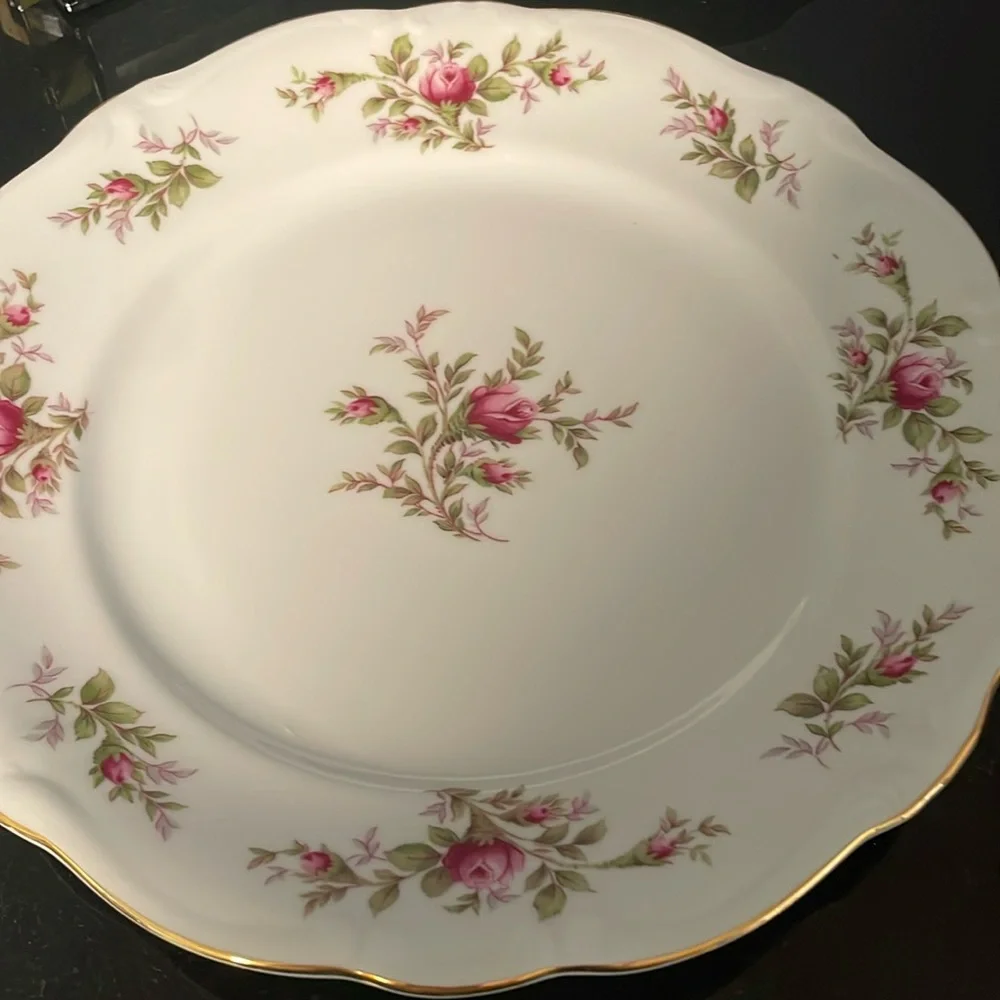 Elegant Floral Dinner Plate
